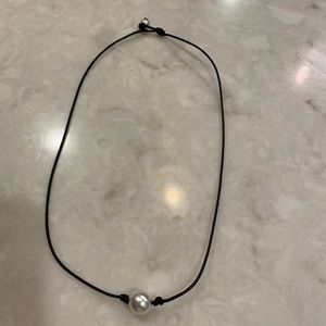 Pearlchocker necklace